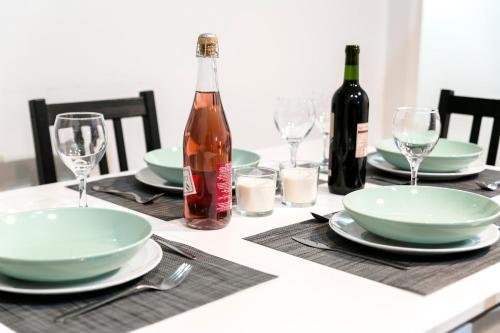 Family apartment Patio&Swimming pool in center Malaga