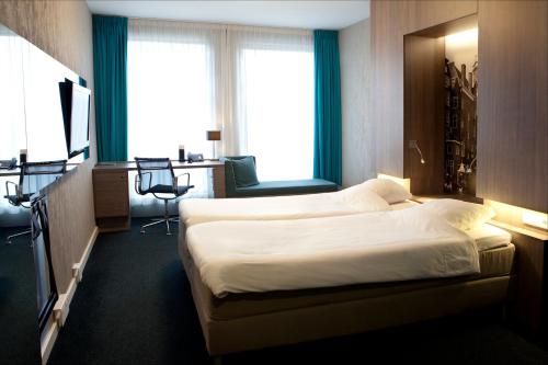 Skotel Amsterdam, Hotelschool The Hague – Amsterdam, NY