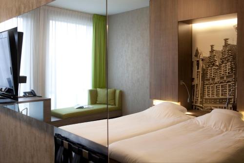 Superior Double Room image 5