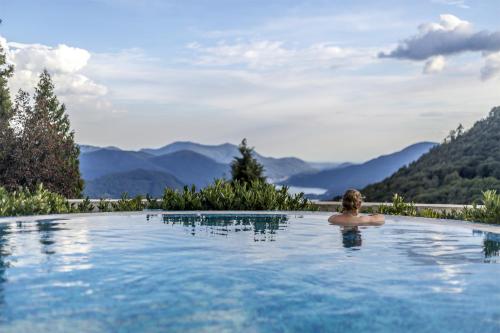 Kurhaus Cademario  & DOT Spa - Ticino s Group, Pension in Cademario