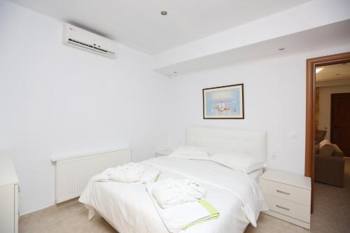 One Bedroom Villa with Private Pool image 6