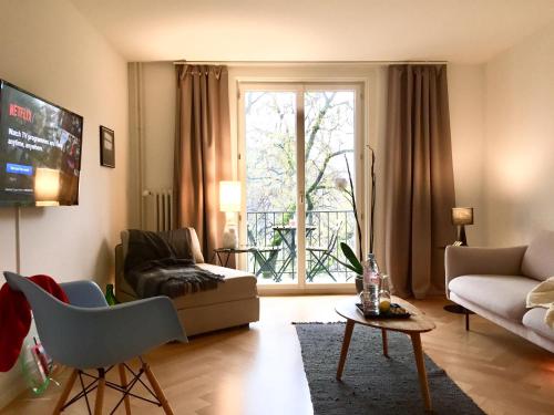 Guestroom, VIADUKT Apartments in Escher Wyss - Gewerbeschule