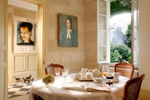 La Porte Rouge - The Red Door Inn - image 6