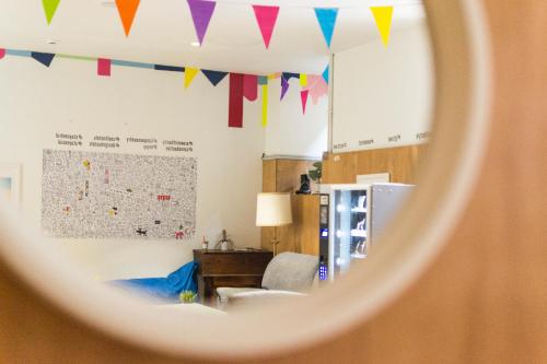 A Room In The City - image 9