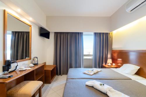 1 double bed, 1 twin bed