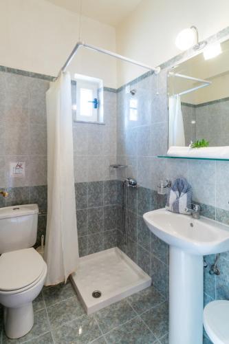 Hiona Holiday Hotel - image 14