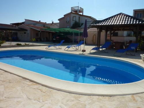 Queen beach Apartments - private pool - Sabunike III - Privlaka