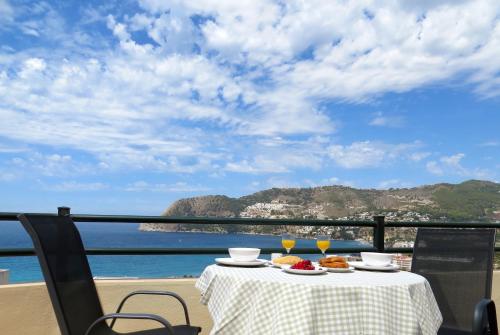  Opazo Beach View, Pension in La Herradura