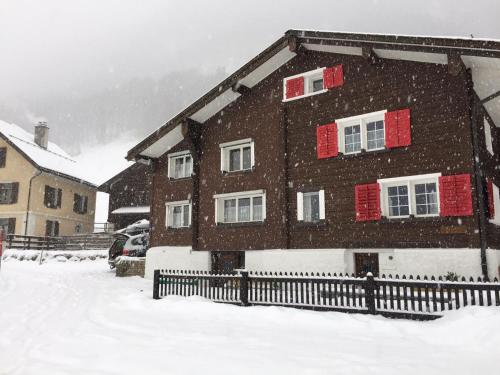  Glärnisch Blick in Hinterdorf