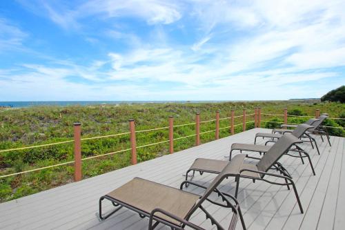 Island Club 5 - main image