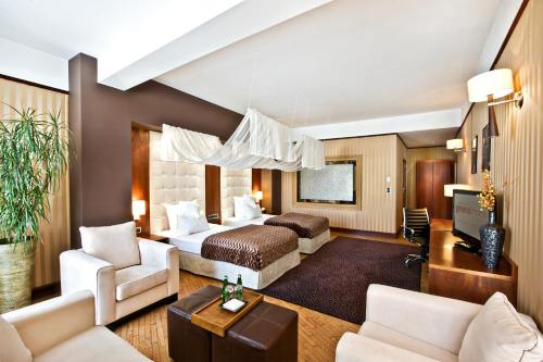 2 twin beds