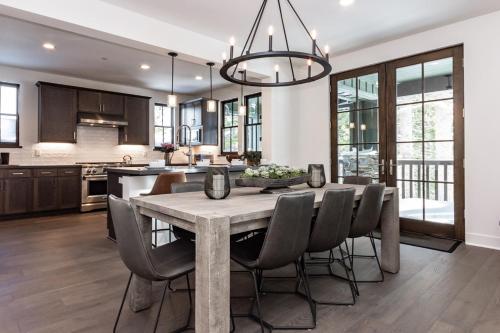 Creekhouse 1320 - image 2