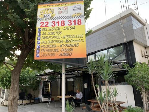 Glabur Stays - The Nicosia Elite - Exceptional Top Floor Apartment Nicosia City, Welcomes U!!!