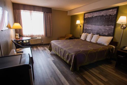 Super 8 by Wyndham Mississauga image 8