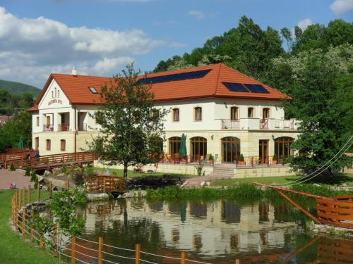 Aranybánya Hotel, Telkibánya bei Komlóska