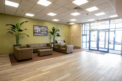 Lobby, Super 8 By Wyndham Mississauga in Mississauga (ON)