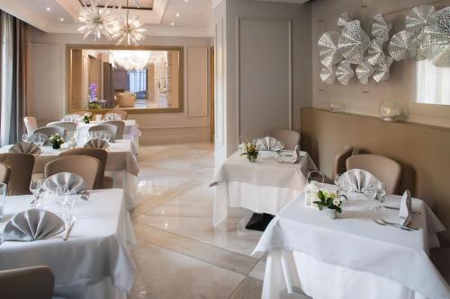 Κοινόχρηστο σαλόνι/χώρος τηλεόρασης, Hotel Dei Fiori Restaurant - Meeting & Spa in Αλάσιο