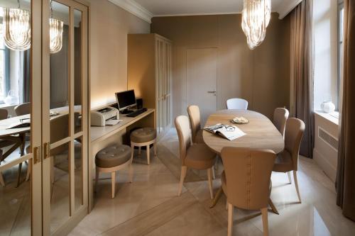 Κοινόχρηστο σαλόνι/χώρος τηλεόρασης, Hotel Dei Fiori Restaurant - Meeting & Spa in Αλάσιο