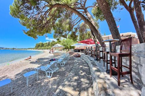Wawe Lux Holiday Home with pool