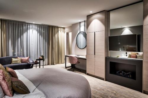 1 queen bed