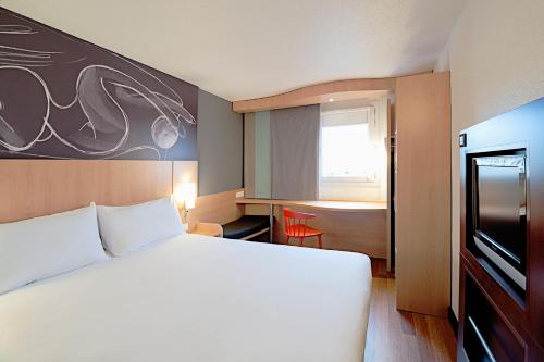 Ibis Cornella