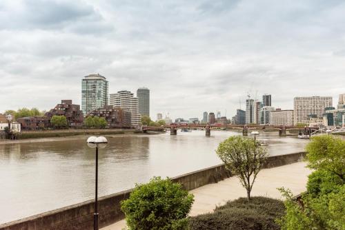 The New Us Embassy Aparrtments, Pimlico, London