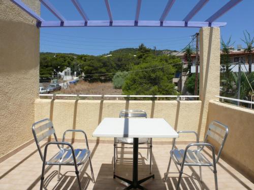  Sylvia Studios in Agia Marina
