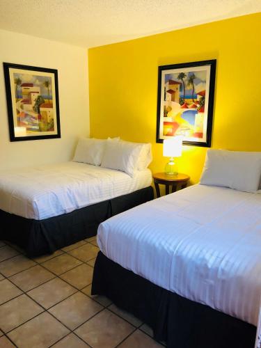 Sunny Palms Inn - image 6