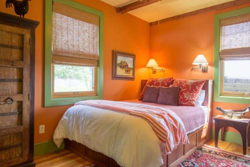 Gorgeous 3 BR House - Feels Just Like Home - image 9