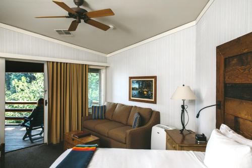 Sunnyside Restaurant & Lodge