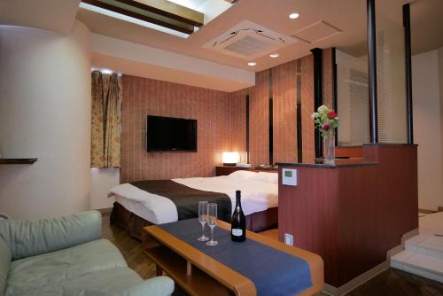 room detail thumbnail 1