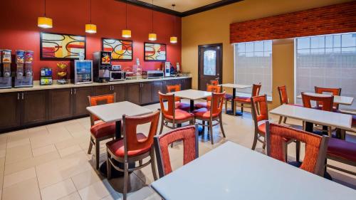 Best Western Executive Inn El Campo - image 11