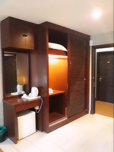 Ginasuite Hotel - image 2