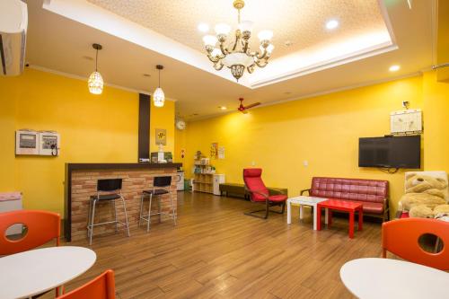 N. castle Hotel in Yilan City