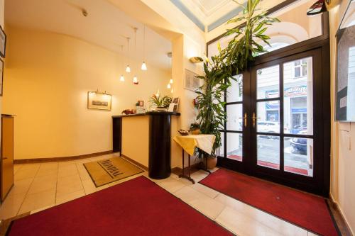 Mondial Appartement Hotel - image 11