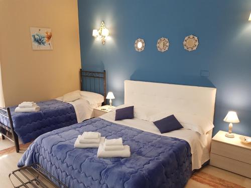 Quadruple Room with Private Bathroom image 5