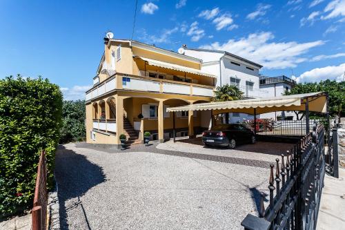 Sara Apartments Malinska - Location saisonnière - Malinska