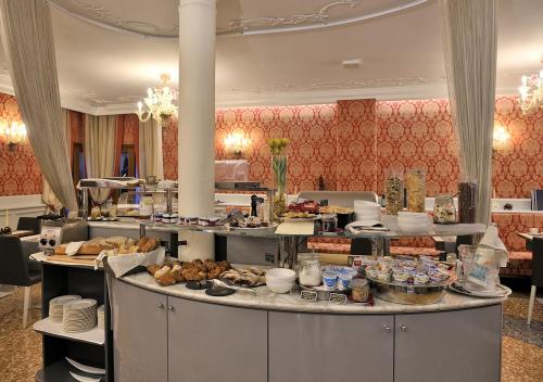 Al Theatro Palace - image 8