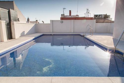 Atico con terraza ac 1hab en el centro y piscina comunitaria, Málaga (fotografie 10)