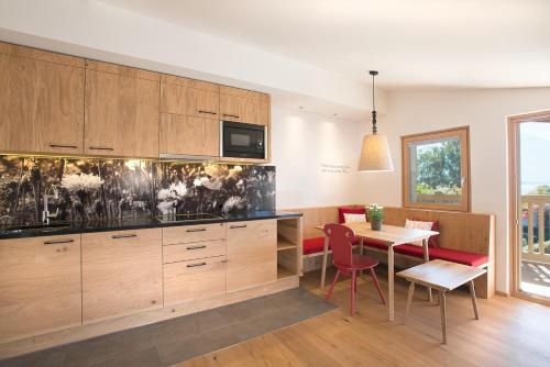 Kitchen, Hapimag Ferienwohnungen Zell am See in Wiesenlehen