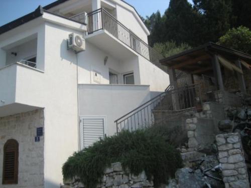  Apartmani Krešo, Pension in Blace