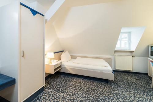 1 twin bed