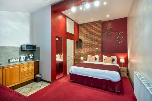 Deluxe Double Room with Extra Bed