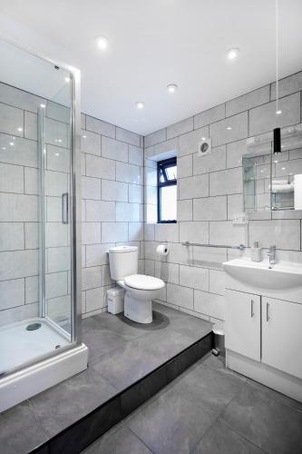 Conifers Guest House - image 7