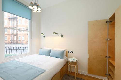 Exhibition Court Hotel - image 13