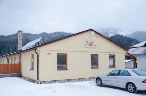 Entrance, Turisticka Ubytovna Osada in Liptovská Osada