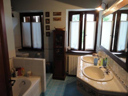Bathroom, Villa Arzilla in Amandola