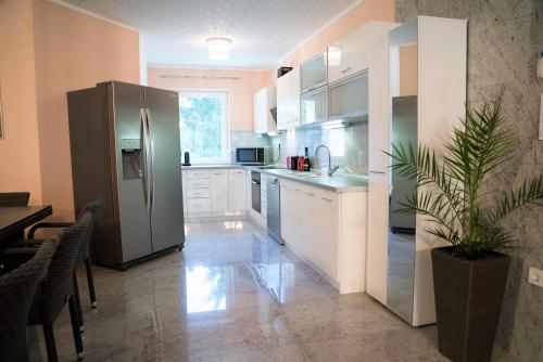 Kitchen, BRILLWELLNESS in Zalakaros