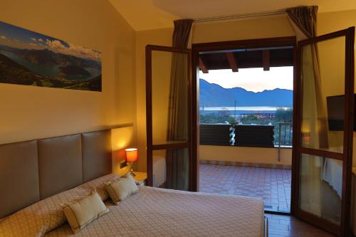 Double Room with Lake View