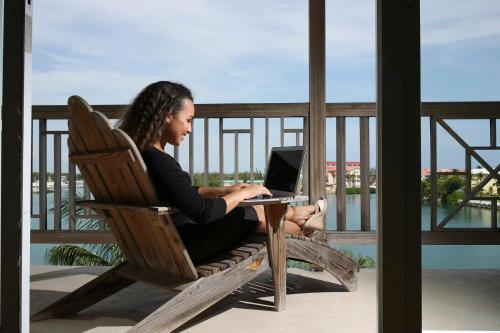 Surrounding environment, Pelican Bay Hotel in Freeport